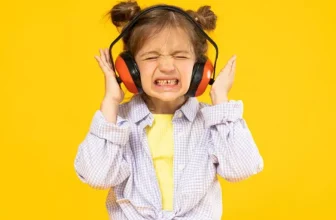 What Are the Differences Between ANC and Passive Noise Isolation?